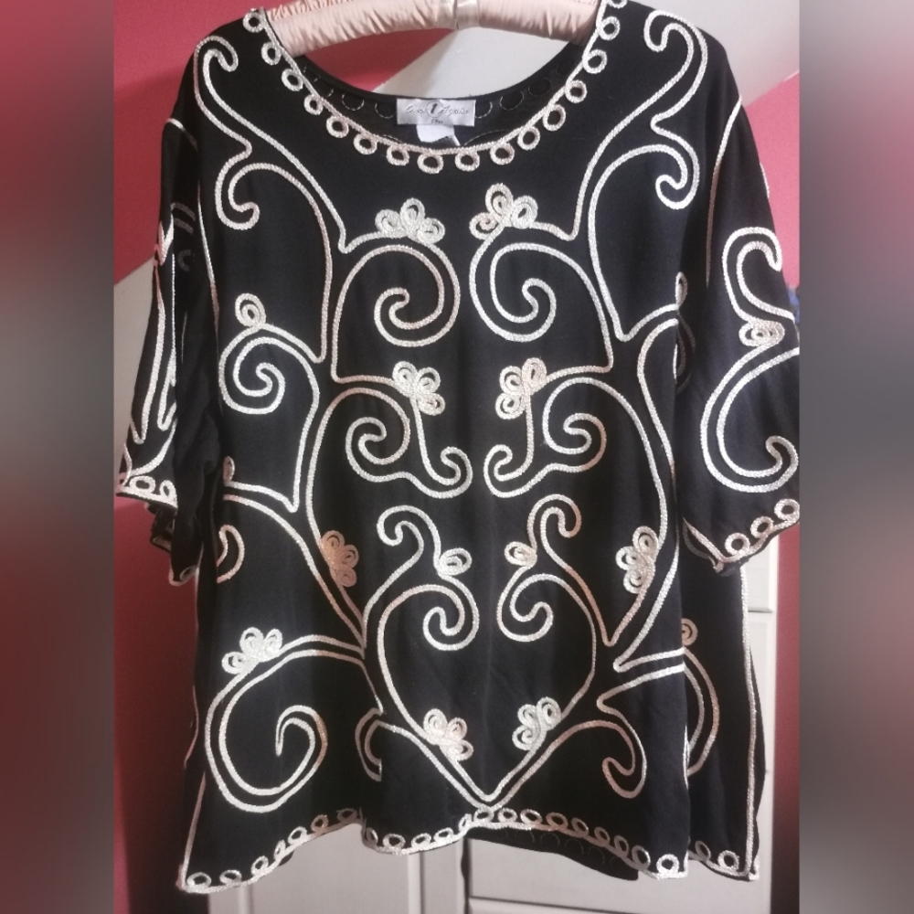 Once Again plus embroidered 2x top